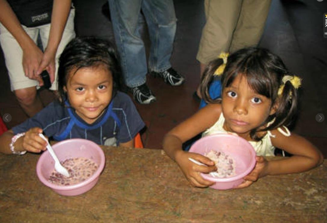Children eating a meal in Nicaragua